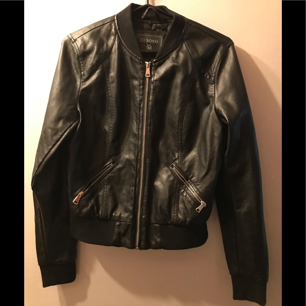 Ci SoNo womenβs leather jacket Used in good condition